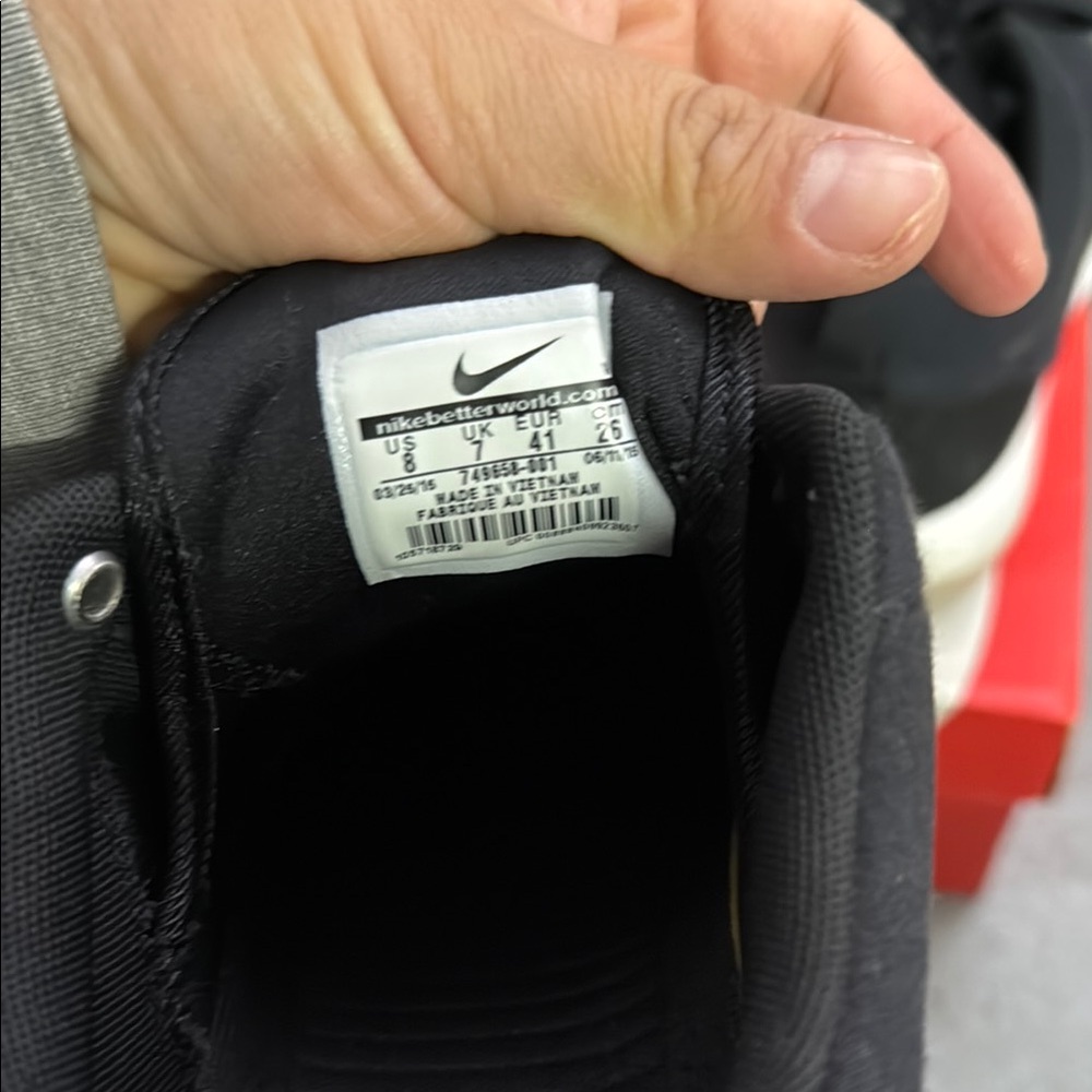 Nike Black Roshe NM - Picture 5 of 7